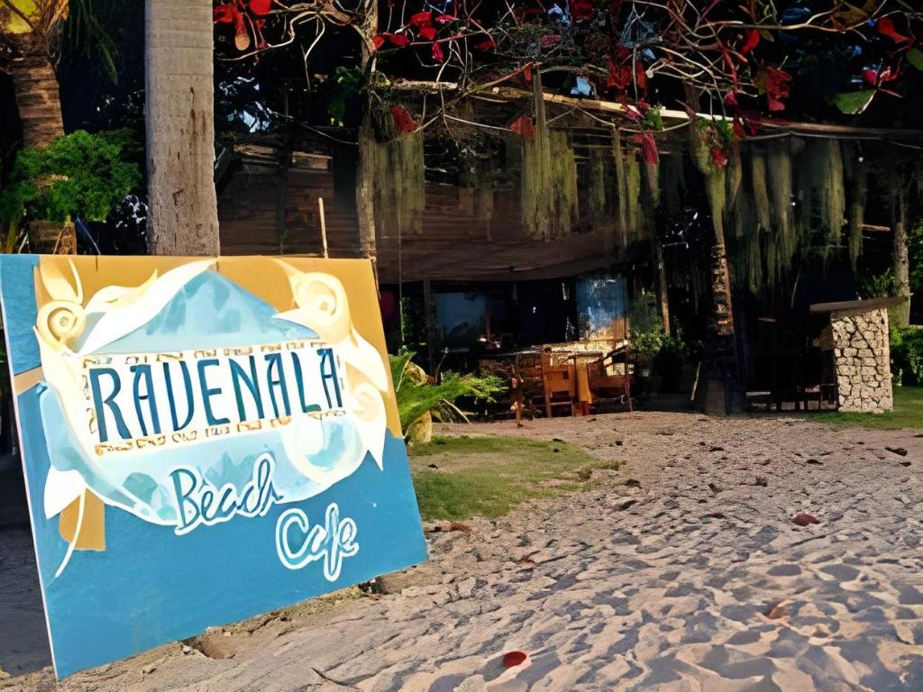 Ravenala Beach Bungalows — Moalboal