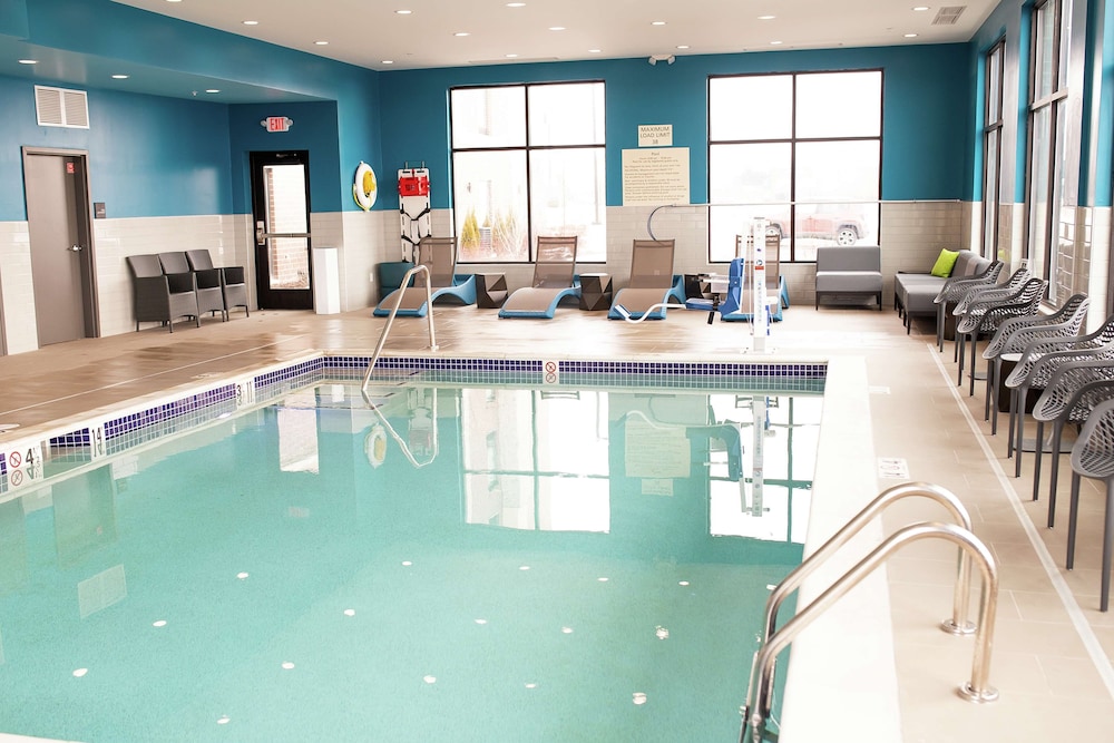 Hampton Inn & Suites Dundee - photo 39