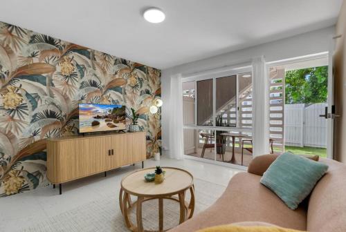 Tropicana Boutique Hotel 2 — Cairns North