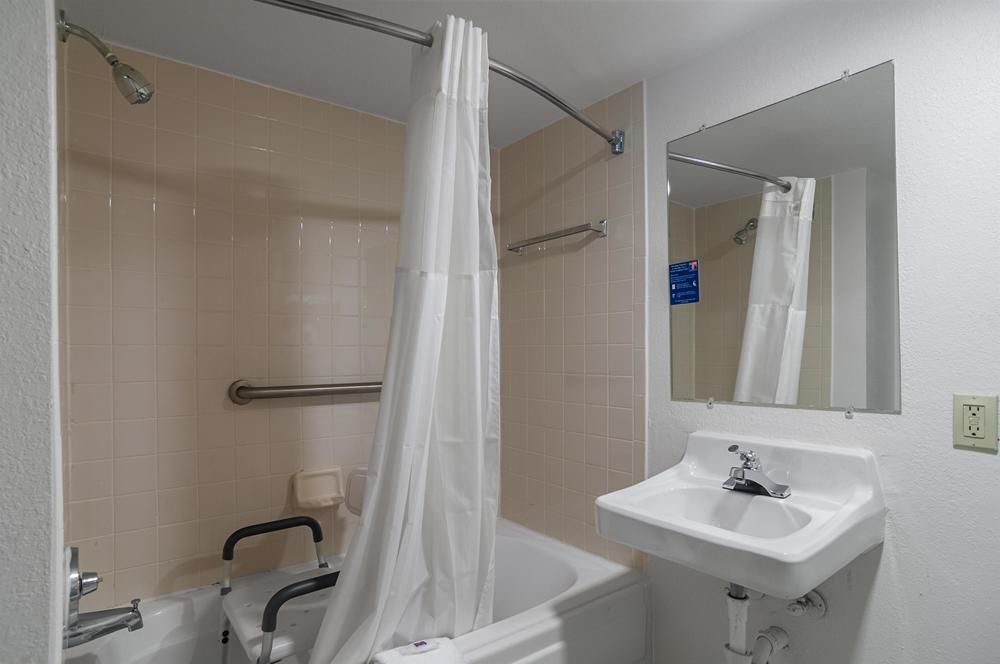 Suburban Extended Stay South of Downtown tinker AF - photo 21