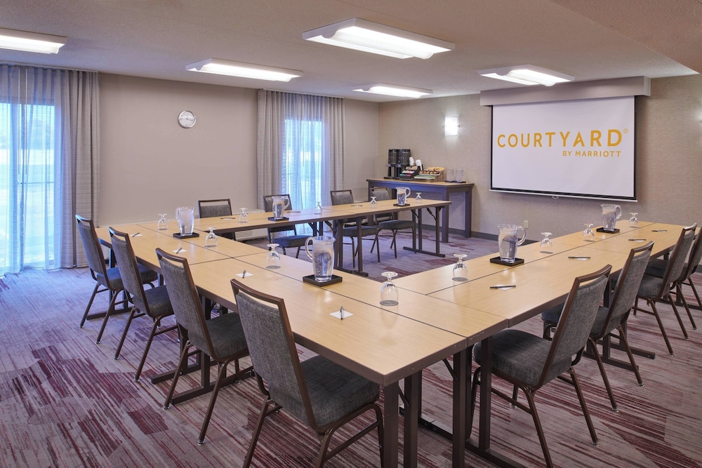 Courtyard by Marriott Detroit Warren - photo 23