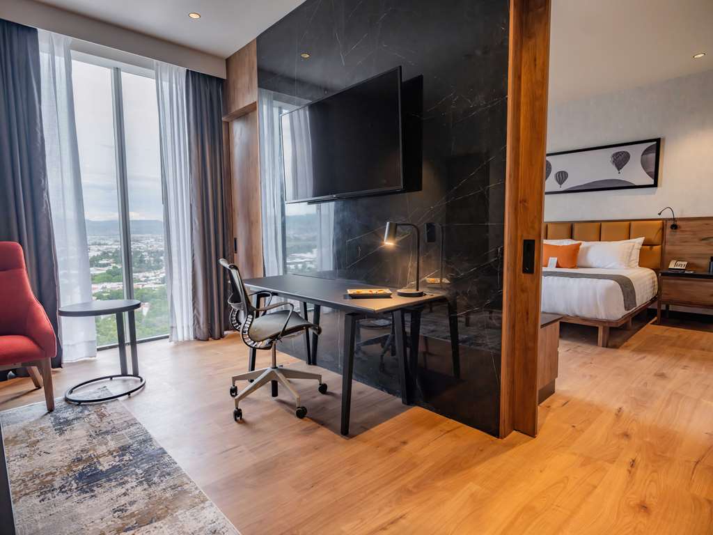 MASTER SUITE