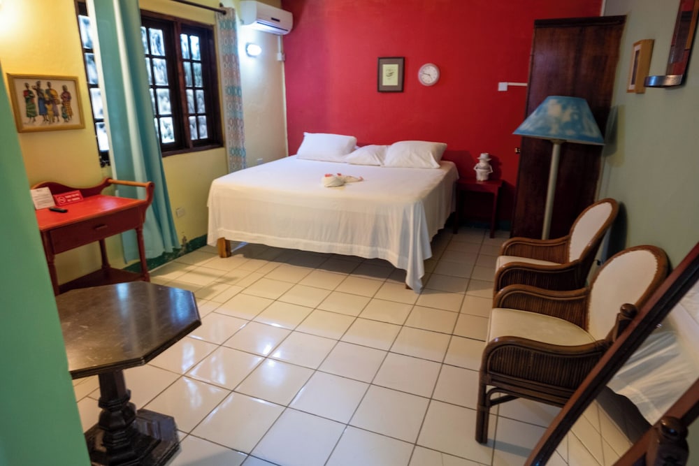 Indigo Beach Resort — Black River — photo 5
