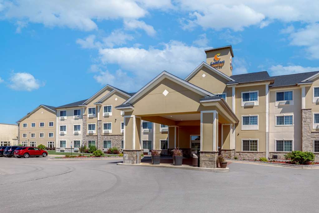 Comfort Suites Johnson Creek Conference Center - photo 2