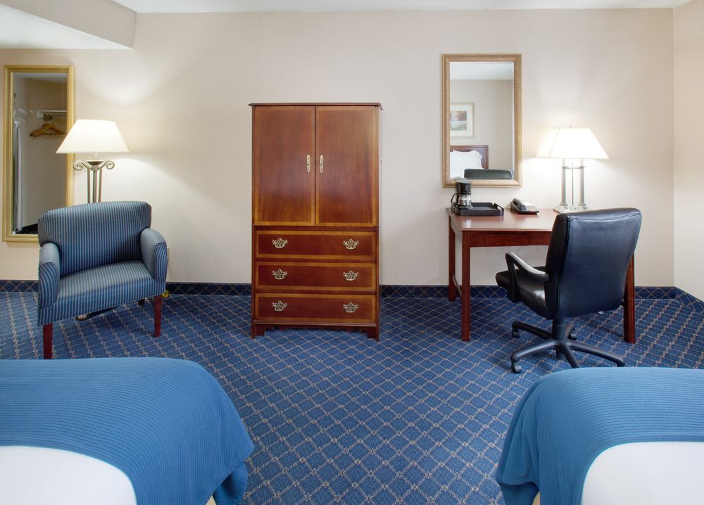 Holiday Inn Express At Drake University - photo 29