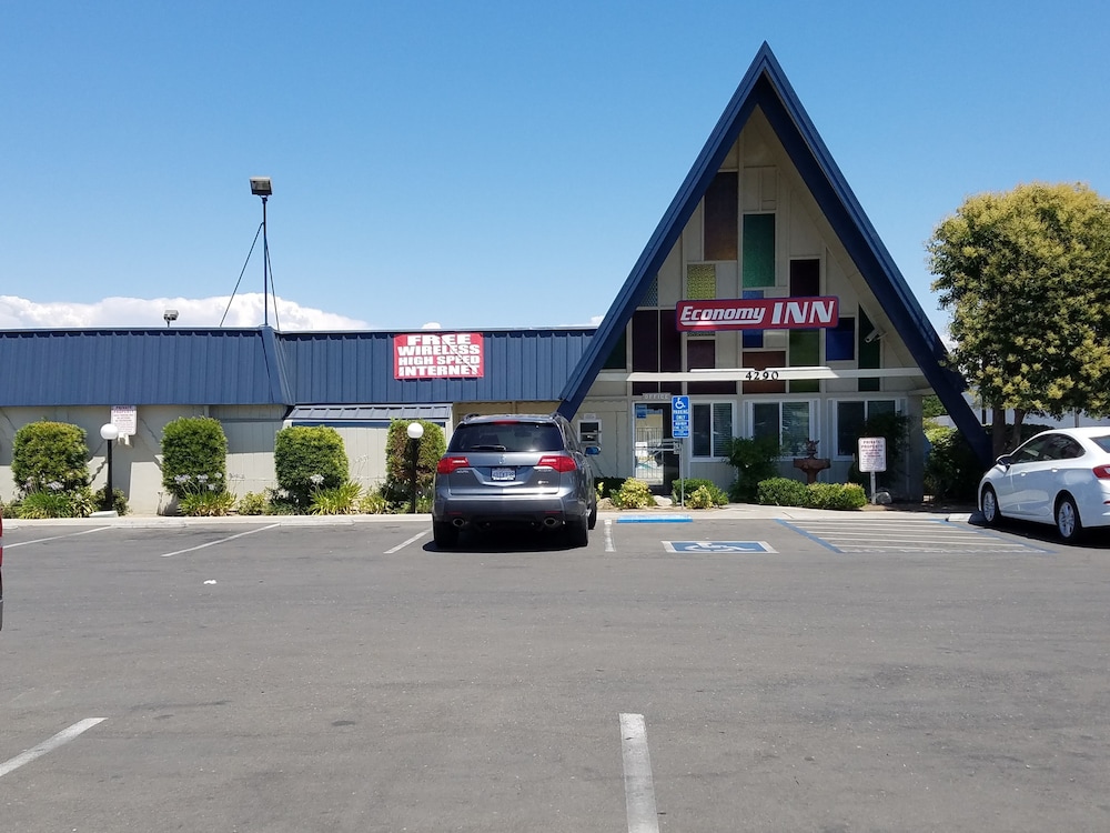Economy Inn - carbon neutral hotel in Fresno