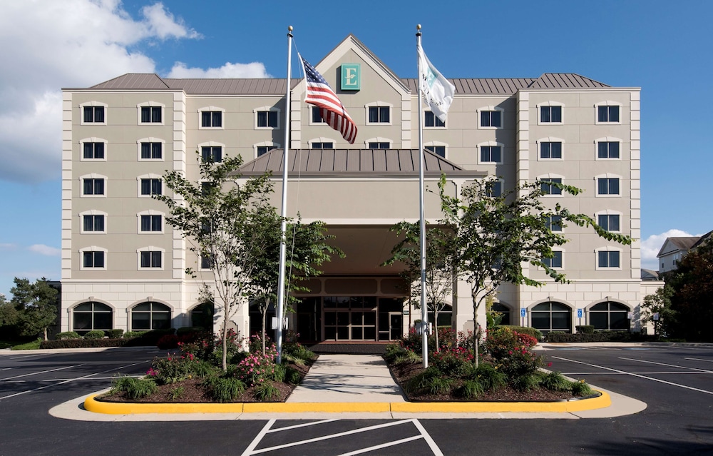 Embassy Suites by Hilton Dulles Airport - photo 2