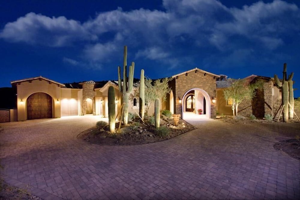 Bella Estate By Signature Vacation Rentals — 4-Star Luxury Hotel in Scottsdale, United States