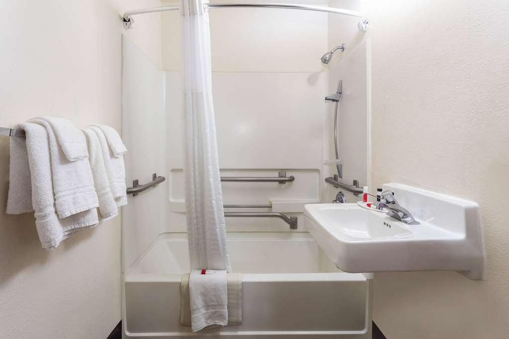 Travelodge by Wyndham Albuquerque East - photo 47
