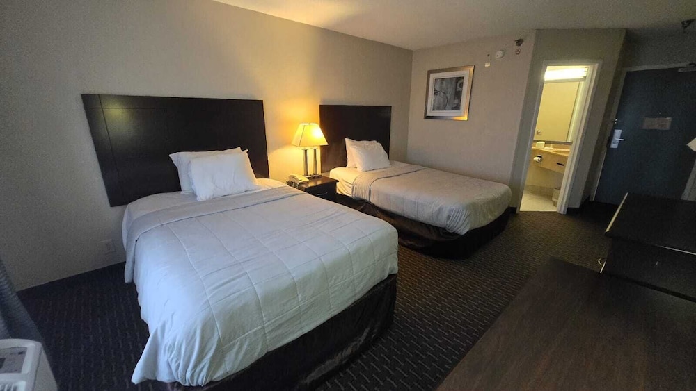 Copley Inn & Suites By OYO Akron OH - photo 15
