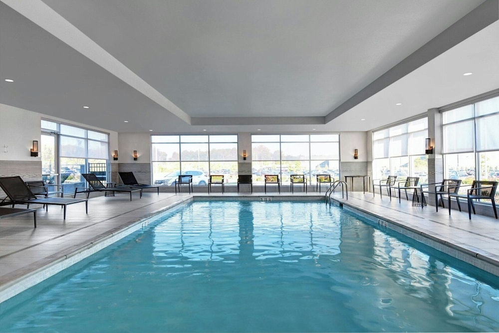Courtyard by Marriott Hamilton - photo 17