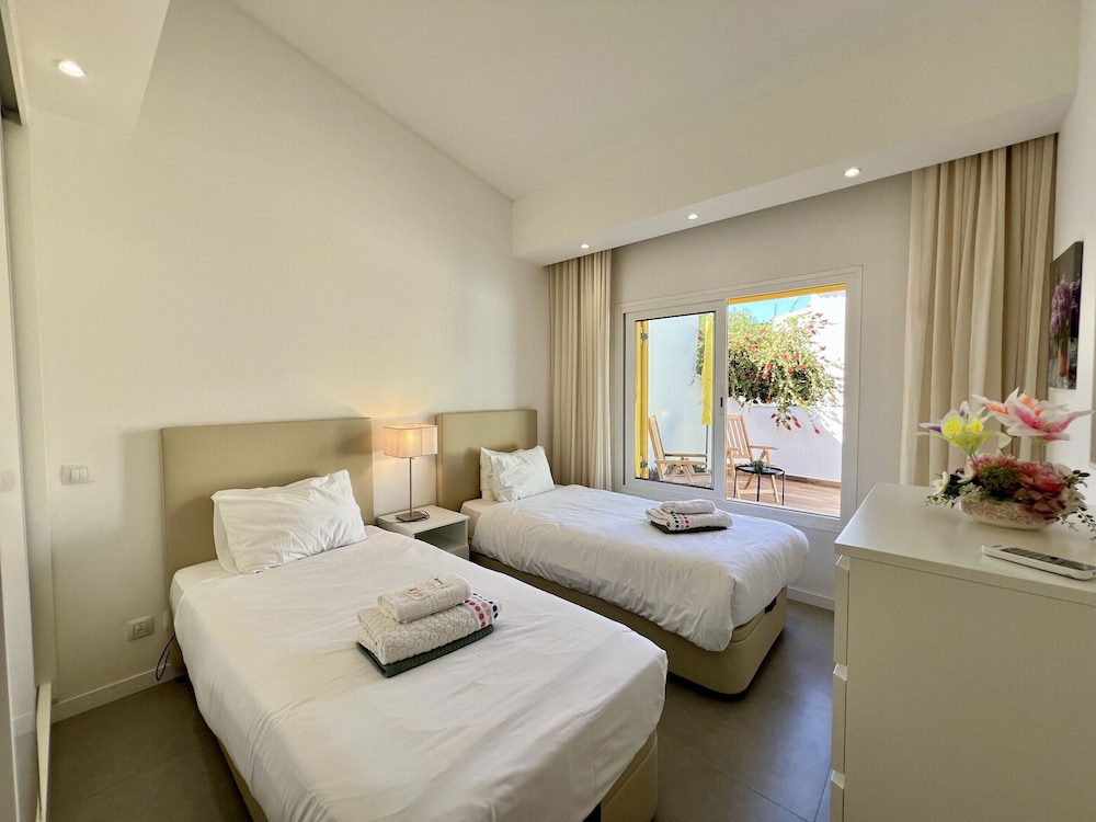 Vilamoura Club Villa 2 With Pool by Homing — 4-Star Luxury Hotel in Vilamoura, Portugal