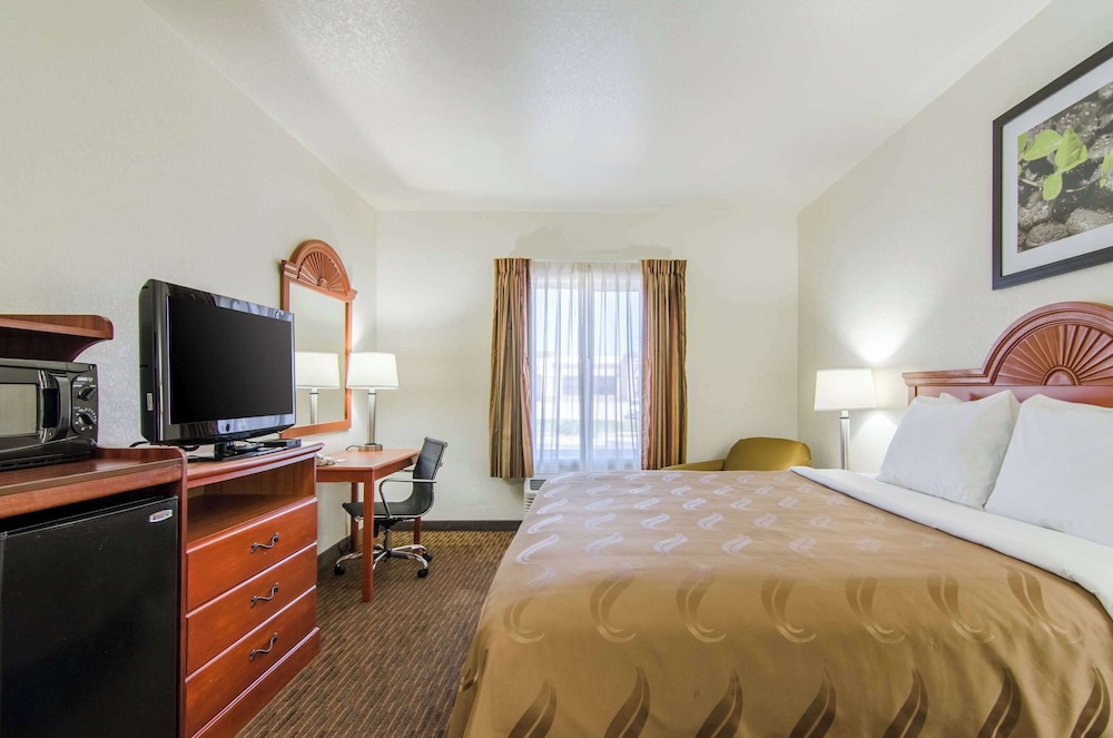 Quality Inn Junction City Near Fort Riley - photo 23