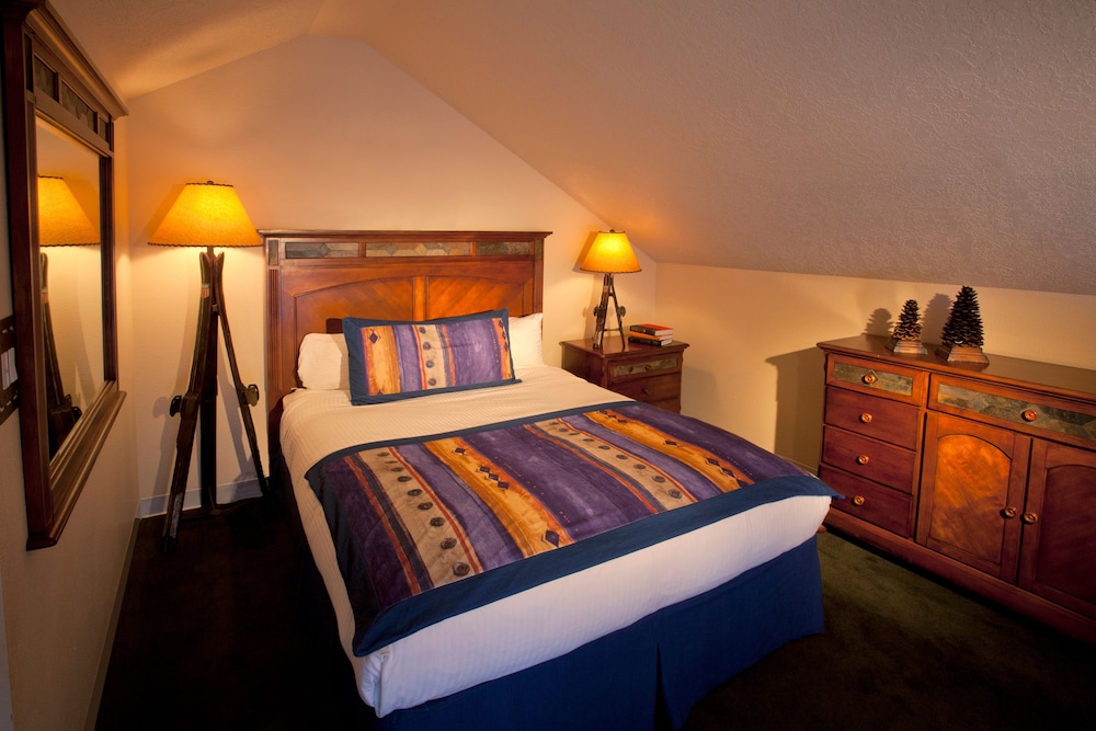 Alpine Village Suites - photo 17