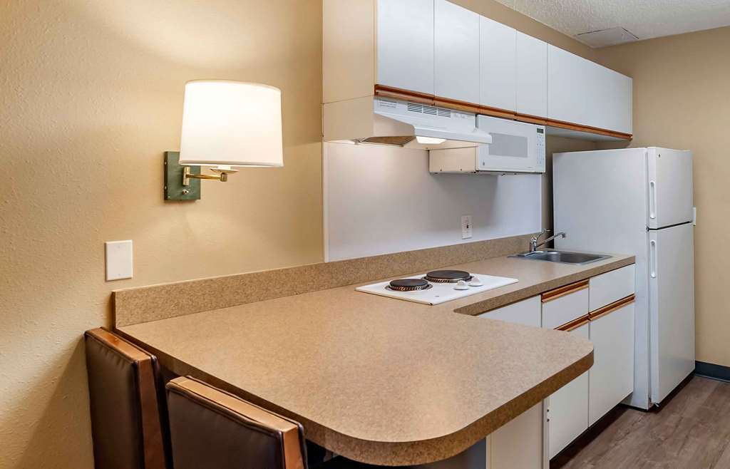 Extended Stay America Suites Los Angeles Monrovia - photo 12