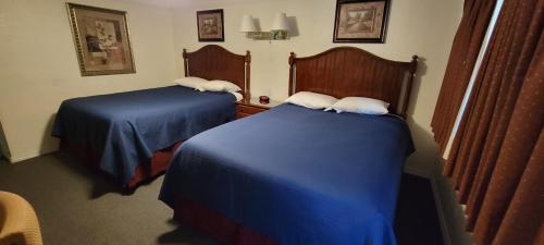 Husker Inn - photo 28
