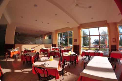 Hotel Antares — Unknown City — photo 2