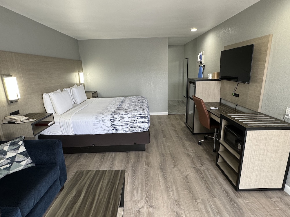 Copper Manor Motel - photo 8