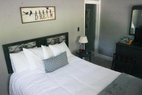 The Frogtown Inn - photo 26