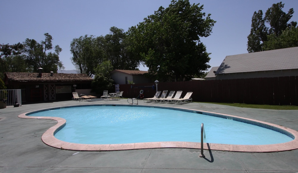 Vagabond Inn Bishop - photo 17