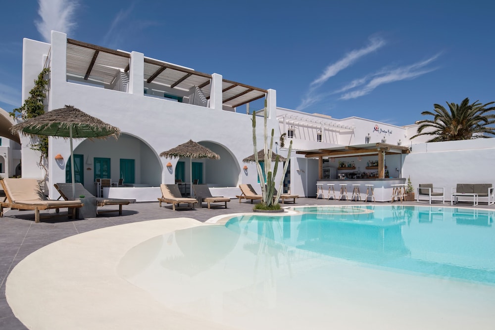 Nissia Beach Apartments and Suites — 4-Star Luxury Hotel in Mesaria, Greece