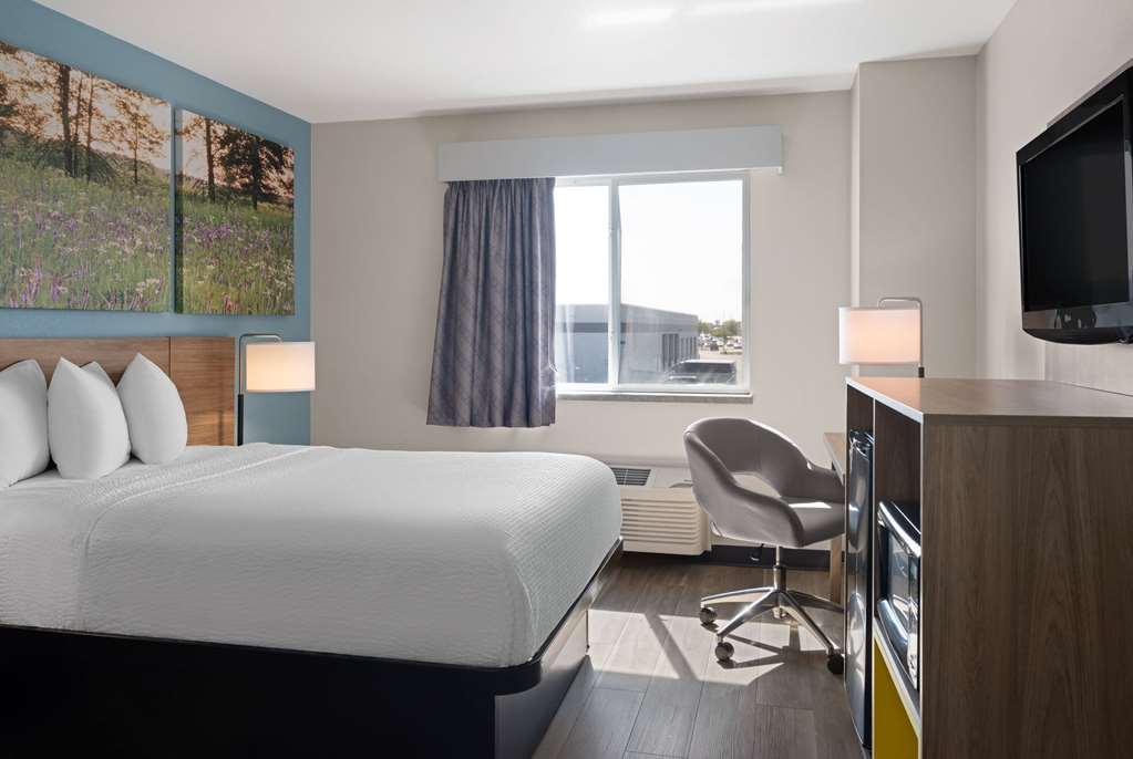 Days Inn by Wyndham Neenah in Neenah, United States