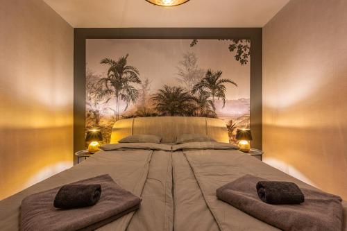 Luxury condo w balcony next to Andrassy road — 4-Star Luxury Hotel in Budapest, Hungary