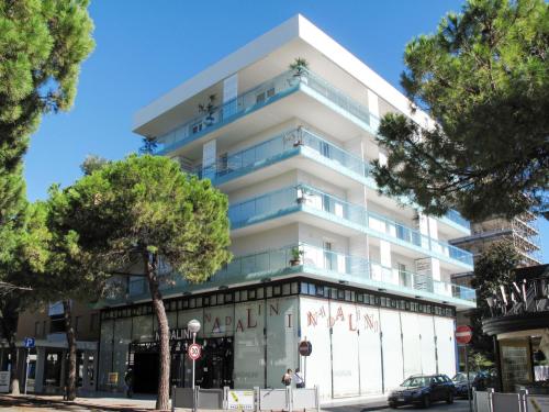 Apartment Fiore 6 by Interhome — 4-Star Luxury Hotel in Lignano Sabbiadoro, Italy