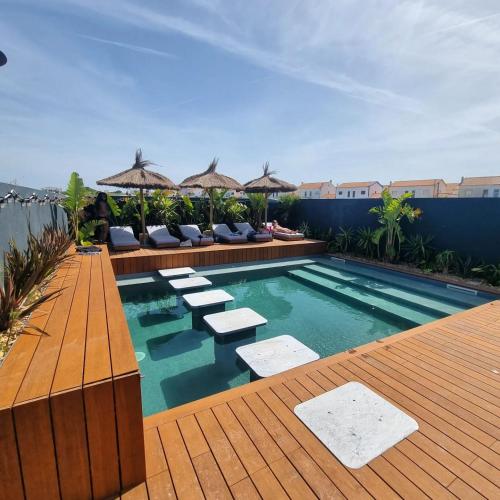 The Salty Surf & Yoga — 4-Star Luxury Hotel in Peniche, Portugal