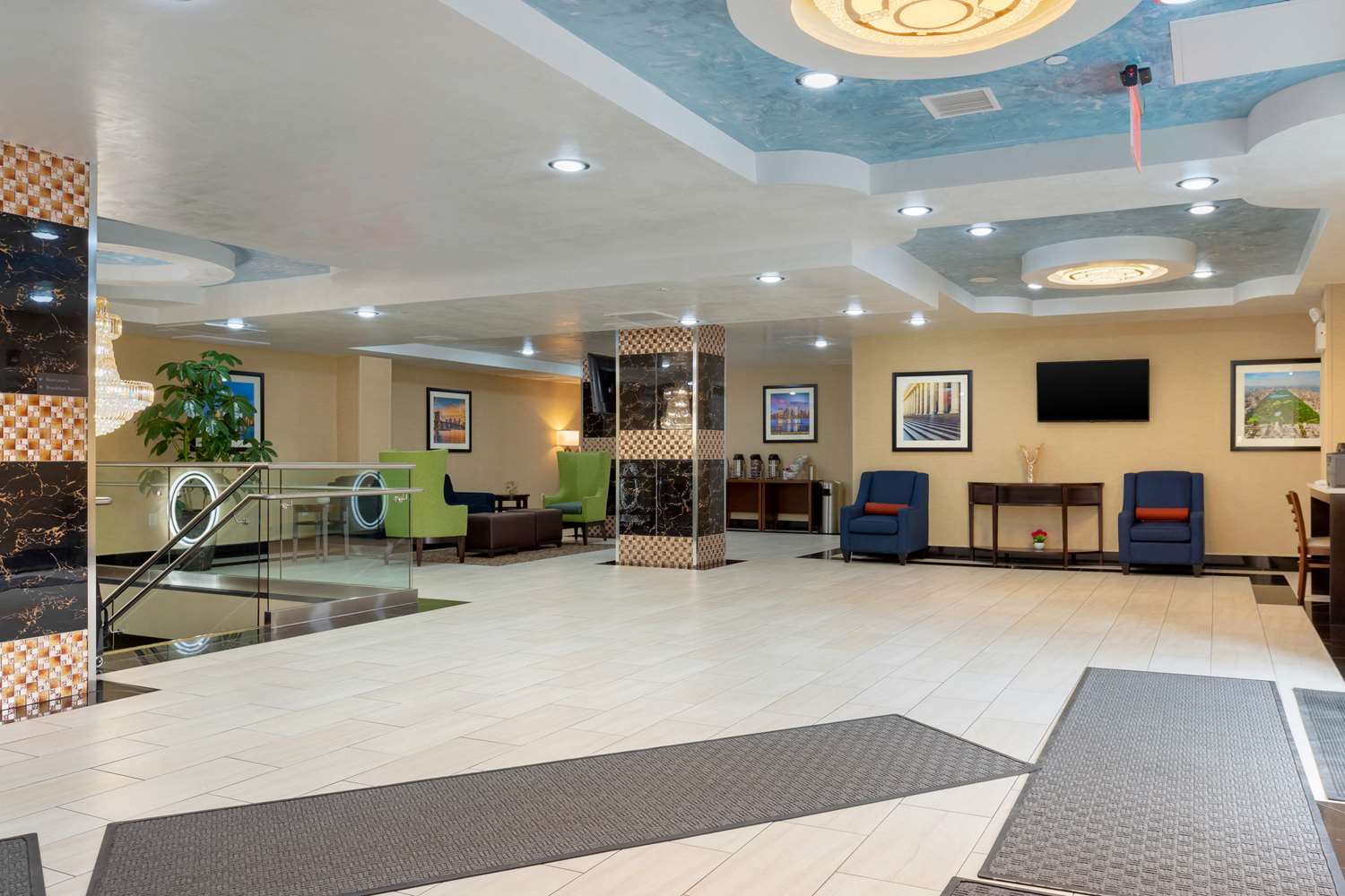 Comfort Inn and Suites Near JFK Air Train - photo 10