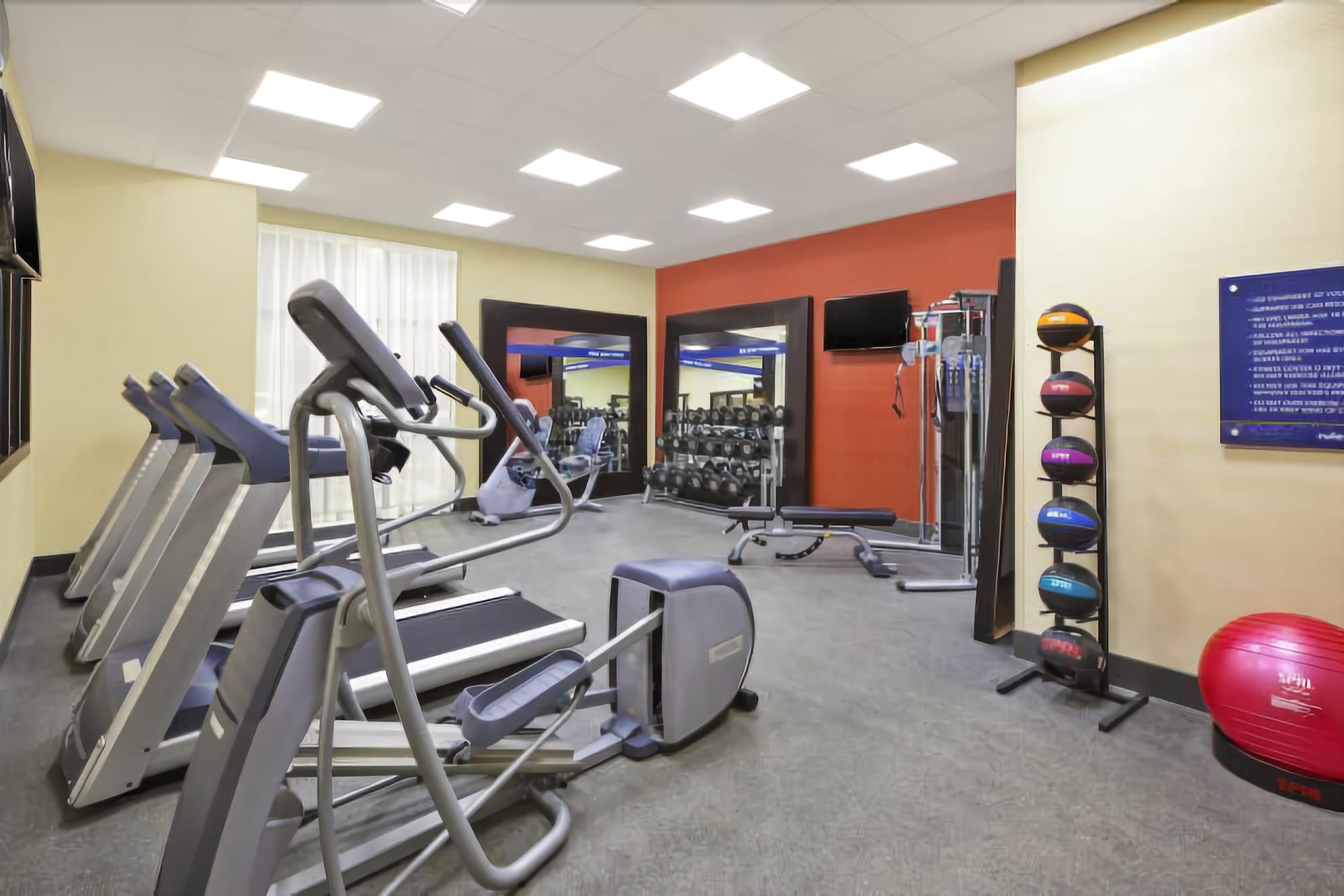 Hampton Inn by Hilton Detroit Dearborn - photo 8