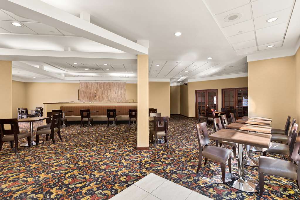 Hotel RL Cleveland Airport West - featured photo