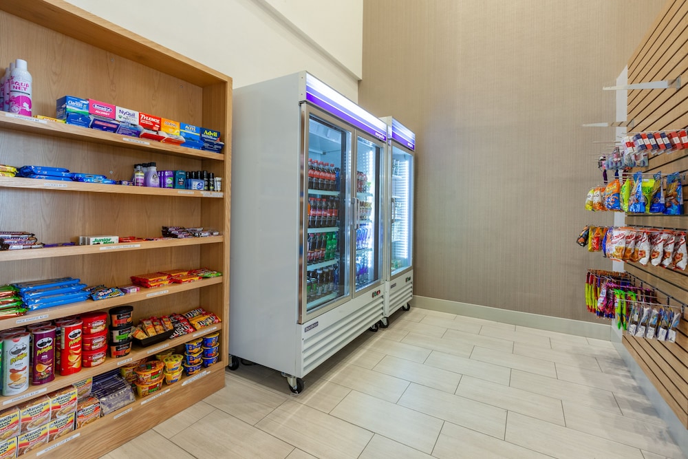Holiday Inn Express Hotel & Suites Woodhaven by IHG - photo 47