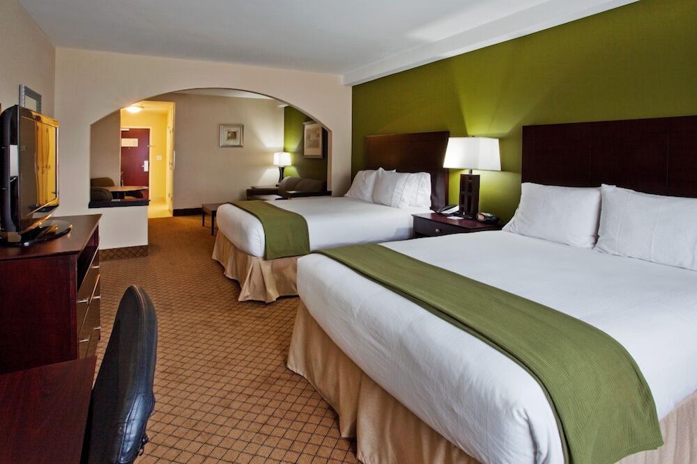 Holiday Inn Express Hotel & Suites Columbus Fort Benning an IHG Hotel - photo 2