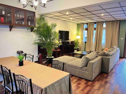 5BR House BTSNana Nanaplaza City center MBK Center world