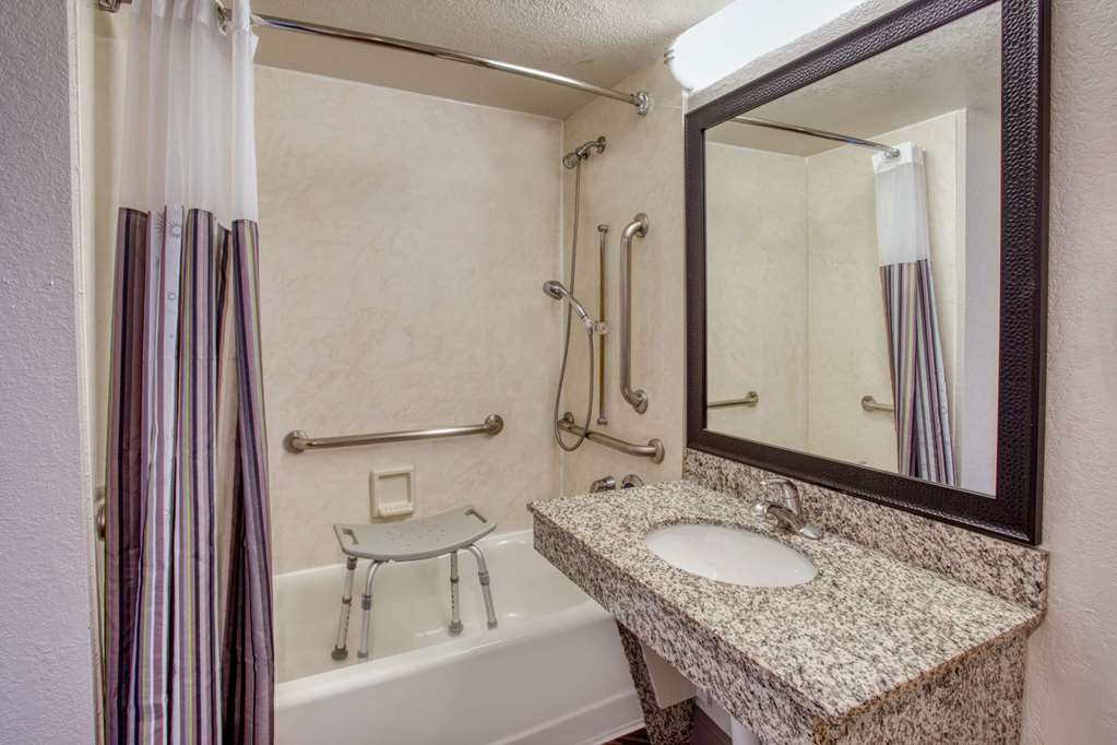 La Quinta Inn & Suites by Wyndham Minneapolis Bloomington W - photo 41