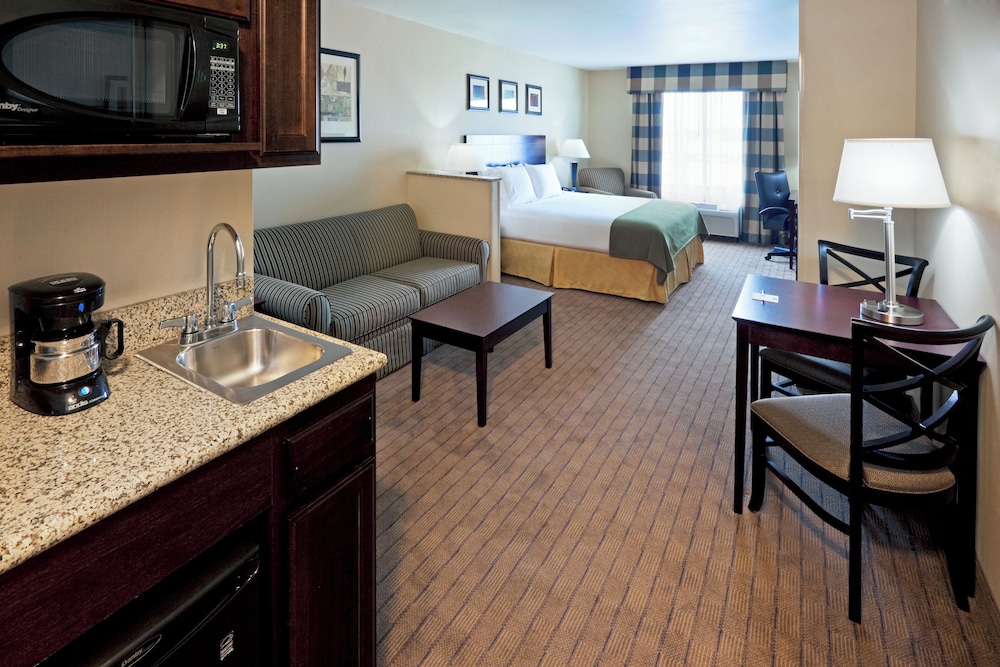 Holiday Inn Express Hotel & Suites Syracuse North Cicero by IHG - photo 13
