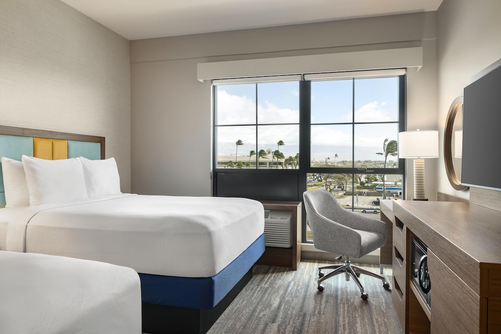 Hampton Inn & Suites by Hilton Maui North Shore - photo 24