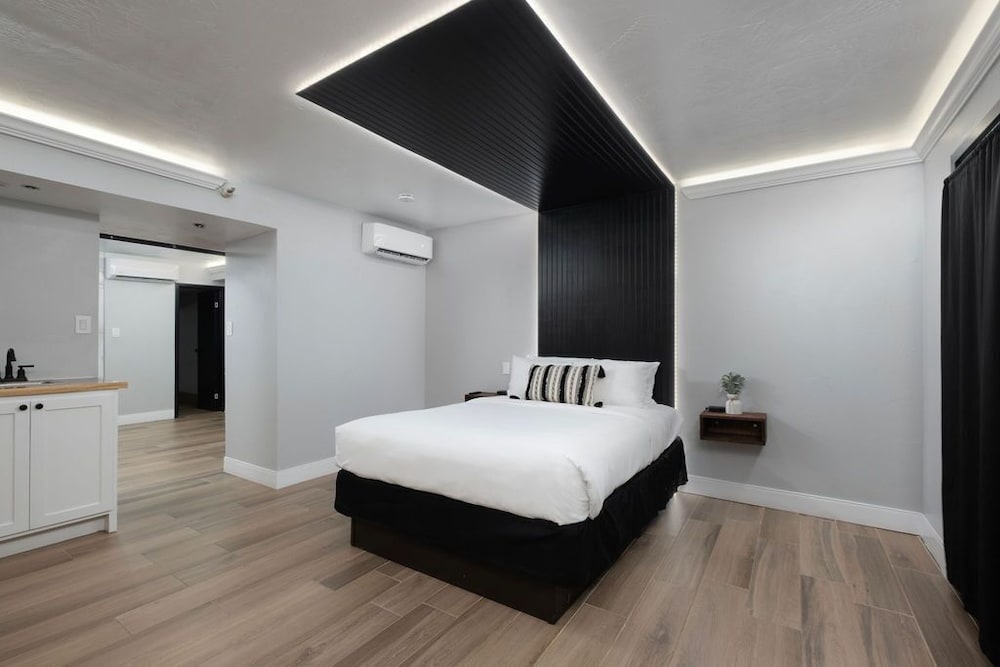 The Westerner Extended Stay - photo 17