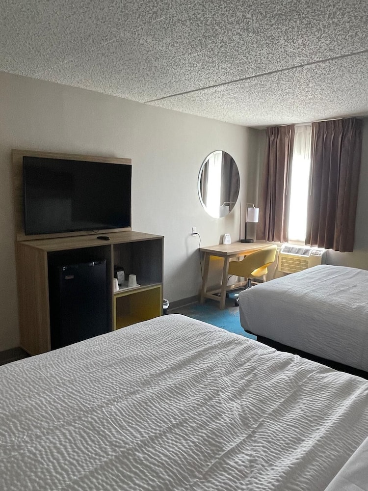 Days Inn by Wyndham Mandan Bismarck Area - photo 9