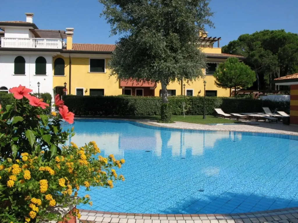 Aceri Rossi family apartments — 4-Star Luxury Hotel in Lido Di Jesolo, Italy