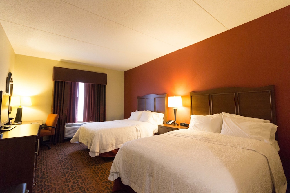 Hampton Inn Columbus South - photo 17