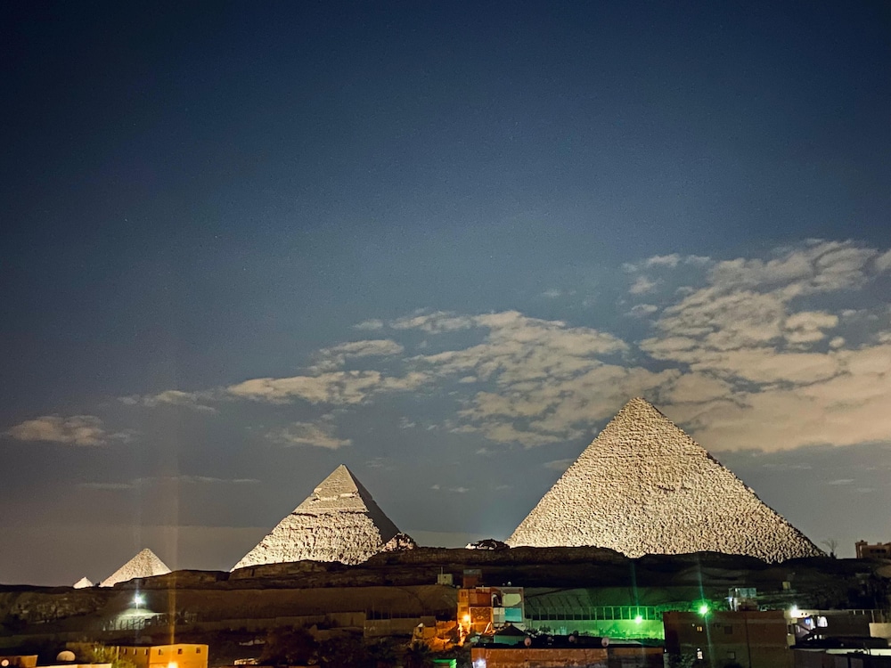 Isis pyramids view inn - carbon neutral hotel in Giza