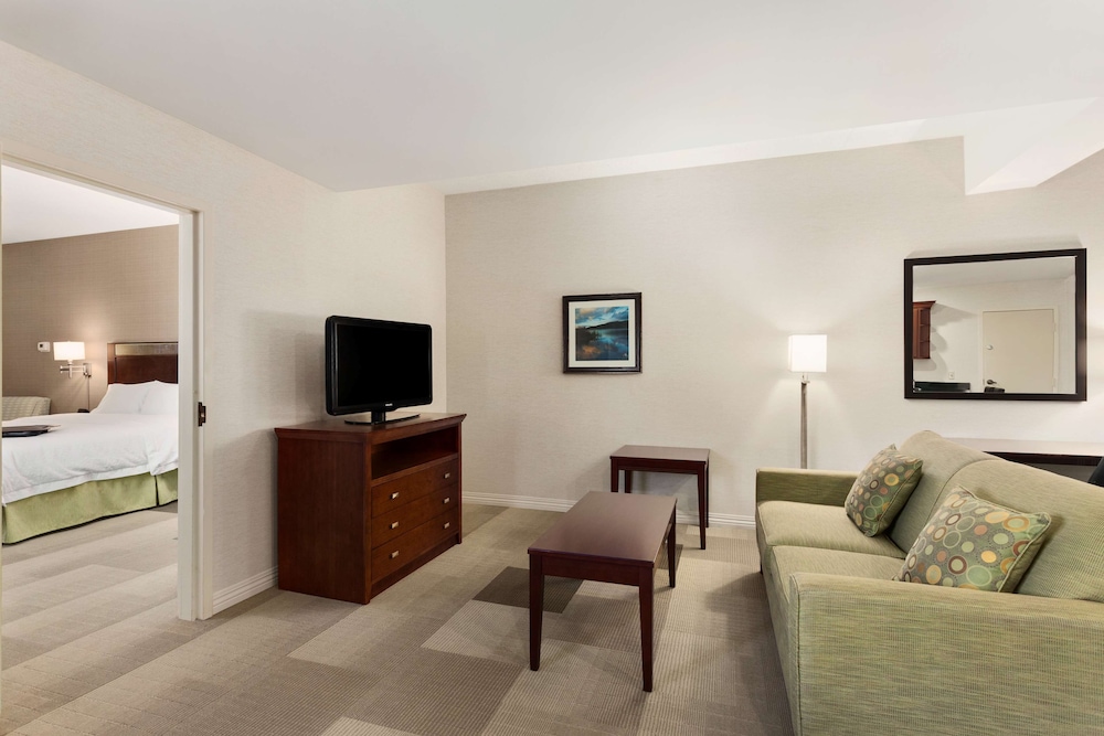 Hampton Inn Colchester - photo 21