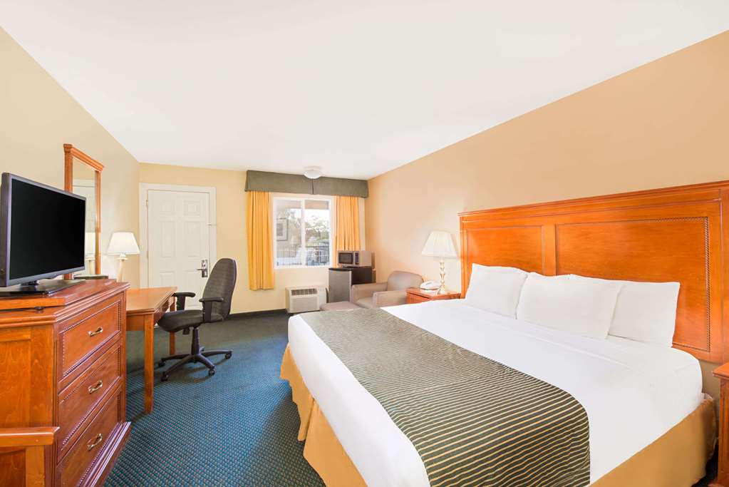 Ramada by Wyndham Flagstaff East - photo 17