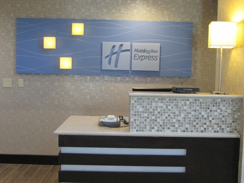 Holiday Inn Express Cloverdale by IHG - photo 70