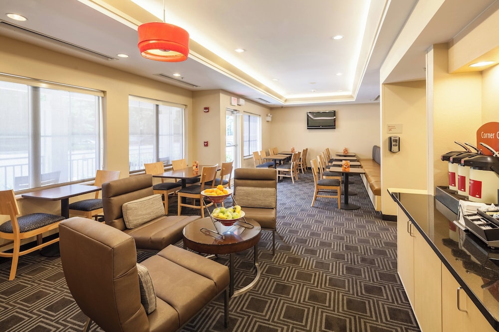 Towneplace Suites Marriott Jacksonville Butler Boulevard - photo 25