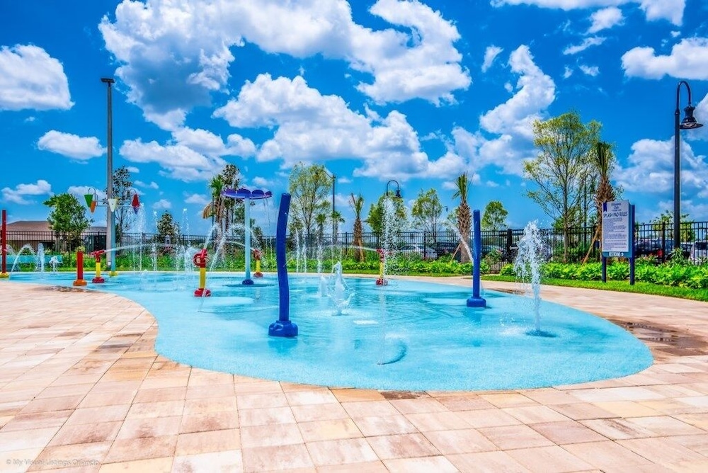 8 Bed Storey Lake Resort Huge Bedroom for Kids home - photo 28