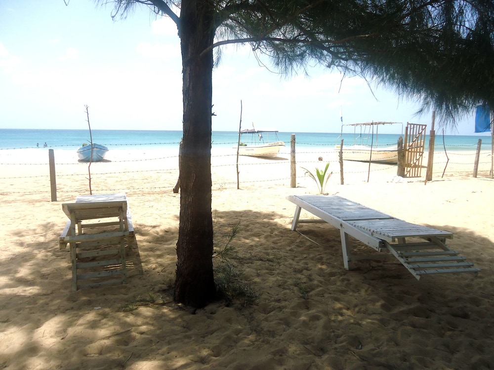 White Sand Beach Inn in Trincomalee, Sri Lanka