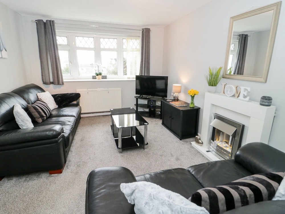 17 Ffordd Gwenllian in Llanfairpwllgwyngyll, United Kingdom